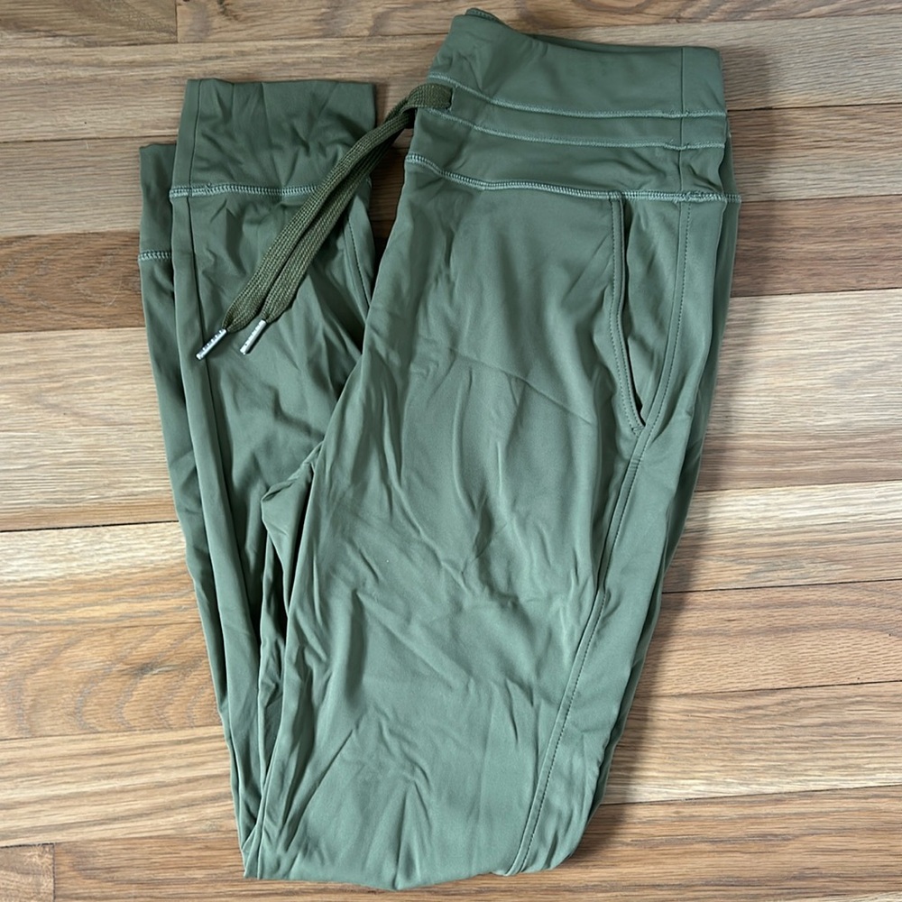 Halara joggers cloud full air size medium petite